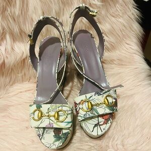 Gucci sandals size 7/12